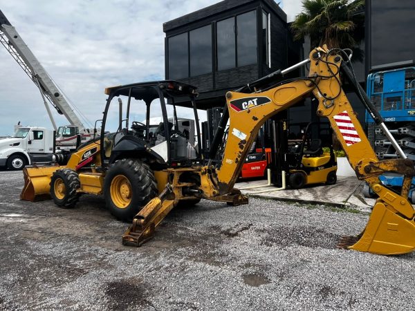 Retroexcavadora Caterpillar 420 E 4x4 Año 2011 - 1344 - Imagen 2