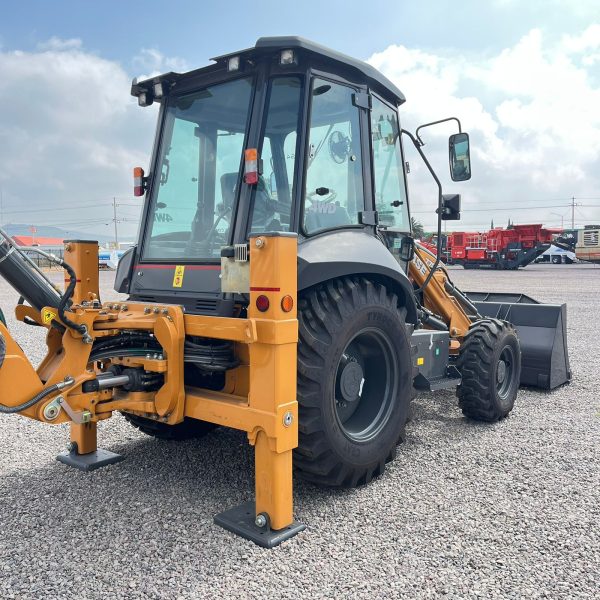 Retroexcavadora Nueva Case 770 EX 4×4 Año 2025 – 3233 A312 - Imagen 9