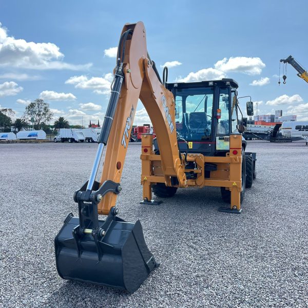 Retroexcavadora Nueva Case 770 EX 4×4 Año 2025 – 4100 A332 - Imagen 4