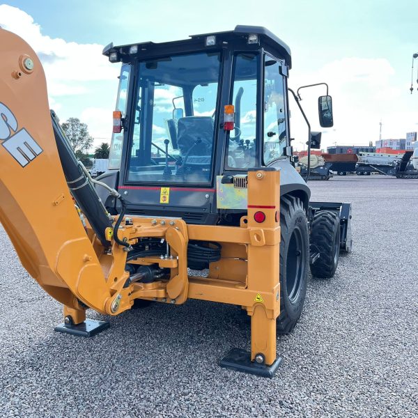 Retroexcavadora Nueva Case 770 EX 4×4 Año 2025 – 4100 A332 - Imagen 9