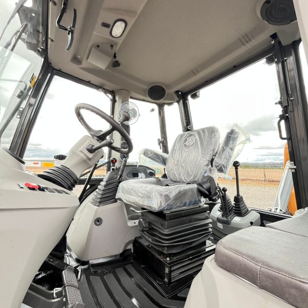 Retroexcavadora Nueva Case 851 NX 4×4 Año 2025 – 6429 A334 - Imagen 12