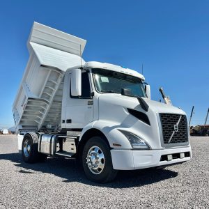 Camión Rabón Volteo 7 Metros Volvo VNR Año 2019 - 7549 M202