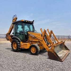 Retroexcavadora Case 580M Series 2 4x4 Año 2005 - 7916 A377
