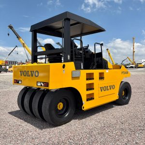 Neumático para Asfalto Volvo Ingersoll Rand PT-240R Año 2007 - 6078 H186